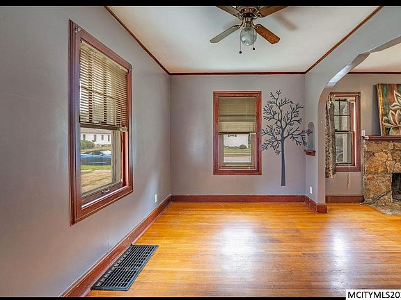 4th image of 662 3rd St NE