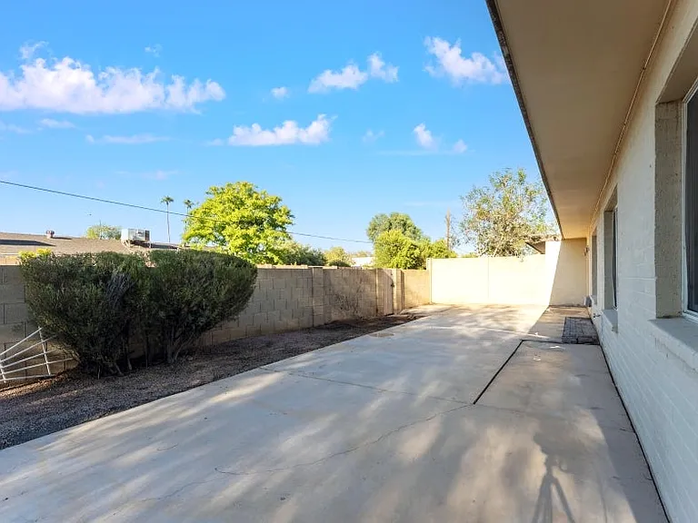 1702 E Gaylon Dr — Photo 22