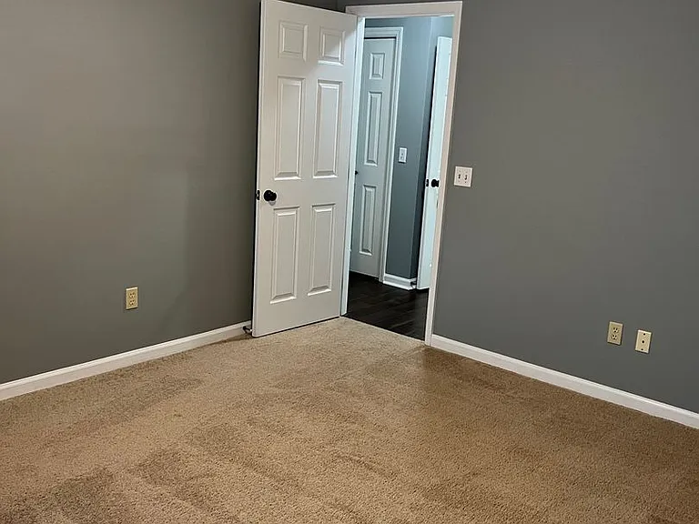 114 Windmere Dr — Photo 20