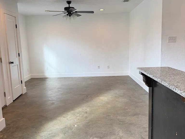 329 Murphey Dr #B — Photo 6