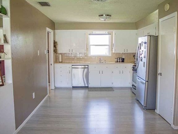 5th image of 2708 Redbud Ave