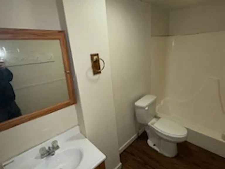 2513 W Illinois St — Photo 6