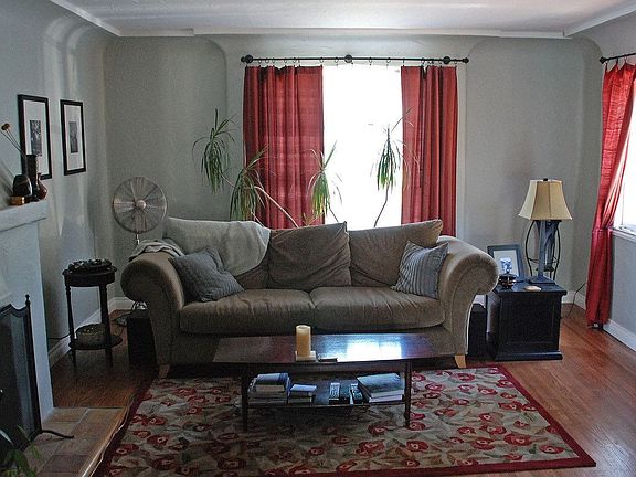 2nd image of 220 E Alamar Ave