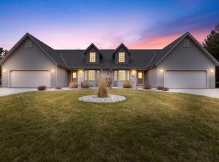 W198N11283 Golden Ct, Germantown, WI 53022