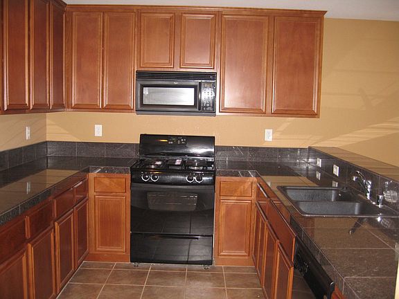 2nd image of 25856 Iris Ave Unit B