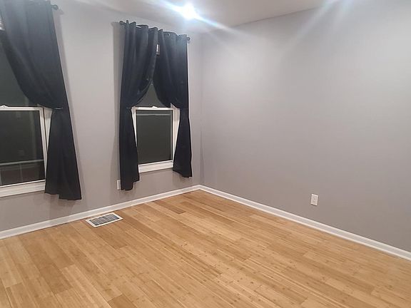 5th image of 277 Martin Ave