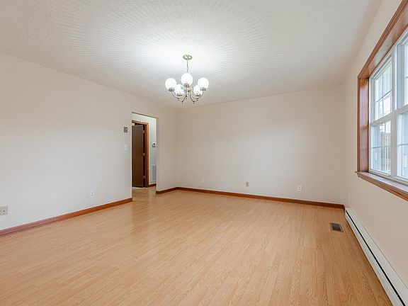 5th image of 7337 Lillydell Cir