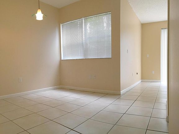 5th image of 7750 S Southwood Cir