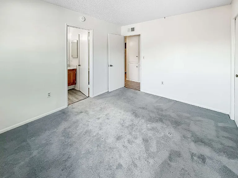 26827 Circle Of The Oaks — Photo 11