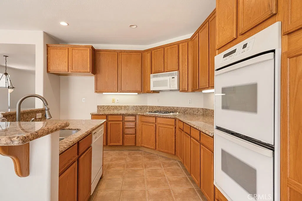 3 bed, 1852 sqft, $5,000 — Photo 3