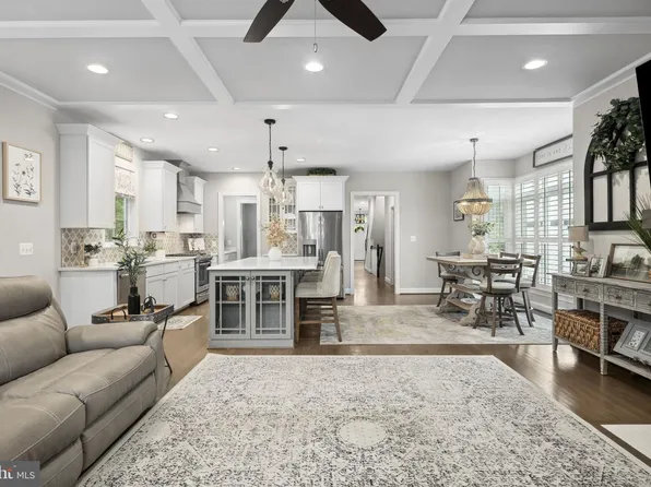 9416 Old, Alexandria, VA 22309