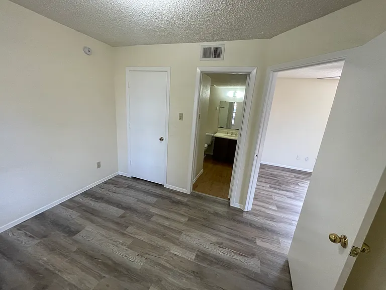 716 Benge Dr #104 — Photo 1