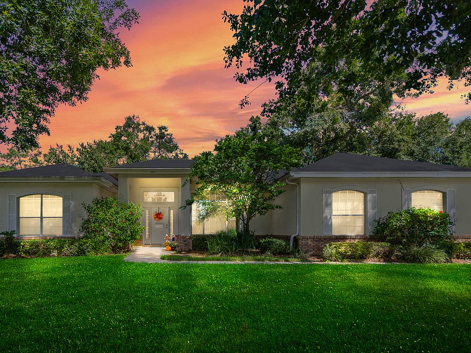 1st image of 402 Courtlea Creek Dr