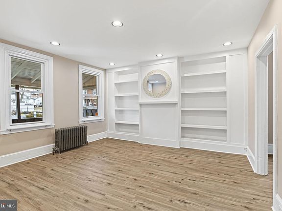 4th image of 943 Coates St