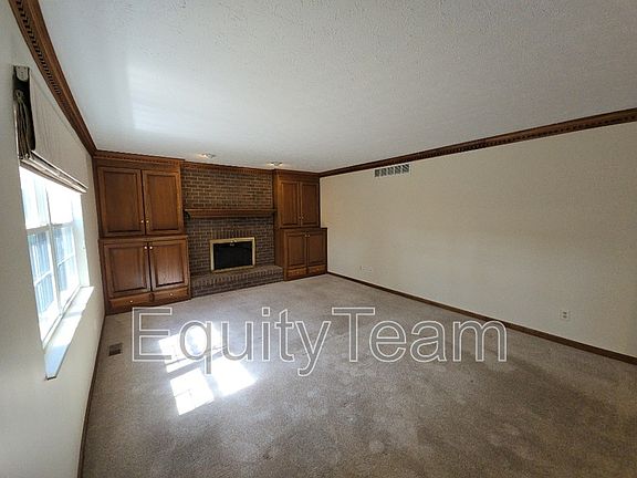 3rd image of 6265 Elderberry Ct