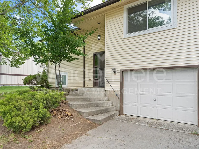 2121 S Herald Rd — Photo 9