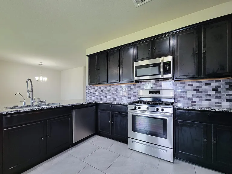 29614 Breakwater Dr — Photo 22