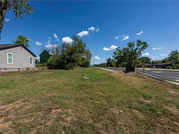 709 SE C St #11, Bentonville, AR 72712