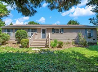 16 Edith Ln, Black Mountain, NC 28711