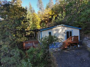 120 Firehouse Ln, Shady Cove, OR 97539