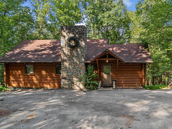 5th image of 450 Hemlock Rd