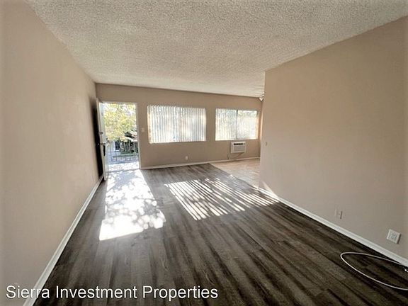 3rd image of 1200 W Victory Blvd #C