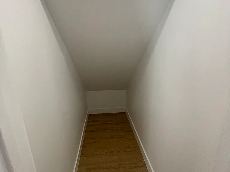 339 Lester Ave #5 — Photo 4