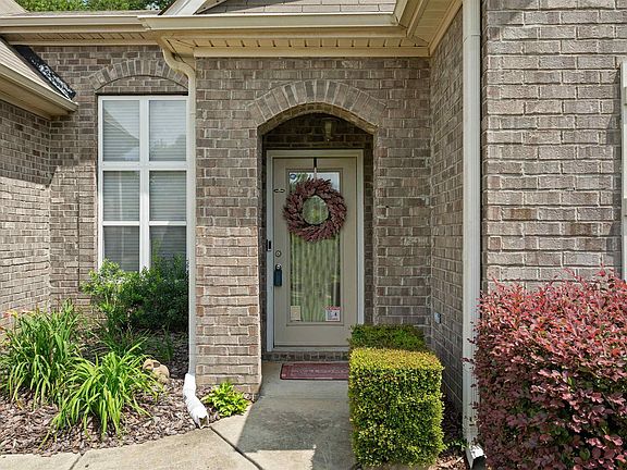 2nd image of 4462 Fairmont Dr
