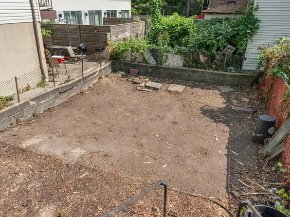 372-74 Summit Avenue image 17 of 46