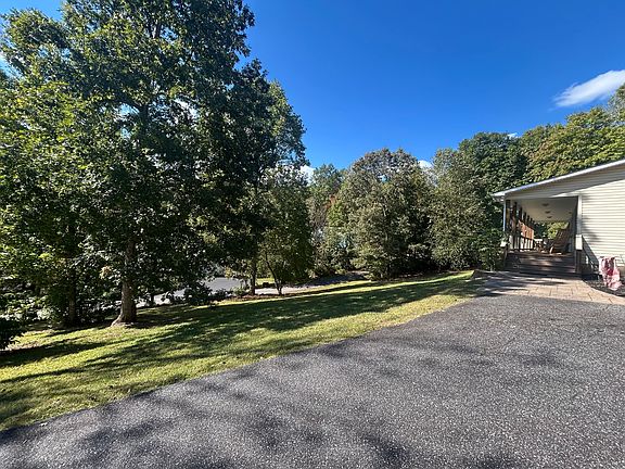 4th image of 31 Midway Dr
