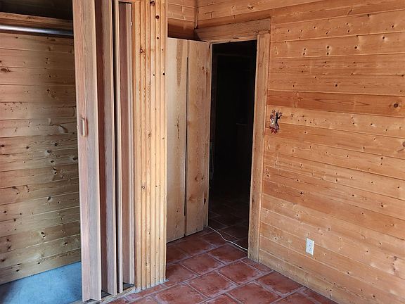 4th image of 375 Hop Canyon Rd