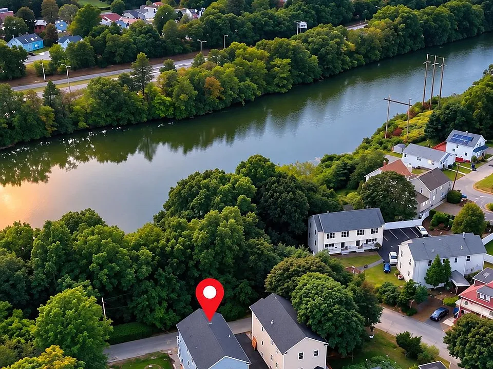 71 Lakeside St