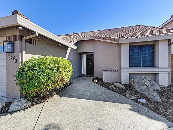 3rd image of 2540 Inverness Drive