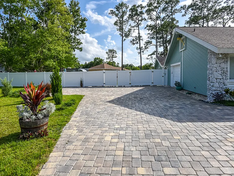 213 Riverbend Rd — Photo 40