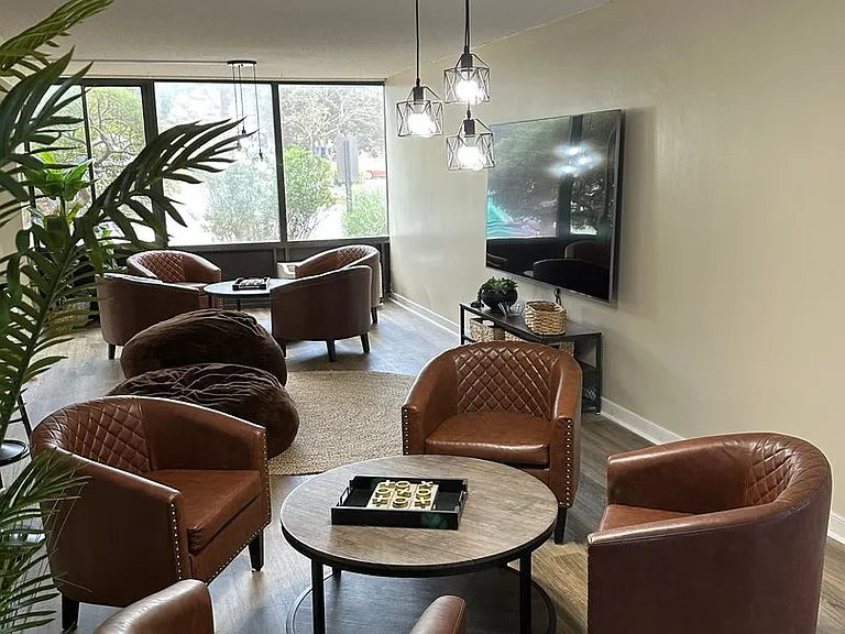 City Lofts Apartments — Photo 9