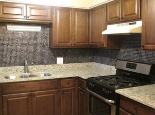 8344 Christiana Ave #2W, Skokie, IL 60076
