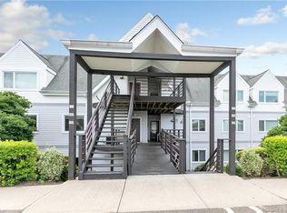 815 Popes Island Rd #815, Milford, CT 06461