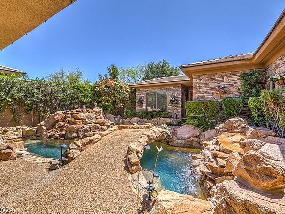 3rd image of 39 Emerald Dunes Cir