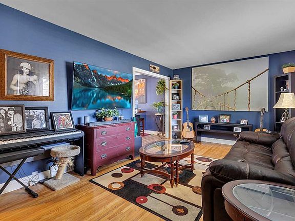 4th image of 2614 W 44th St SE