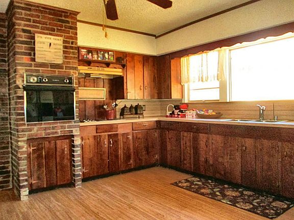 2nd image of 1511 Redbud St