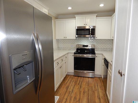 2nd image of 813 Vestavia Villa Ct