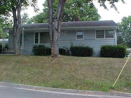 1st image of 250 Oak St