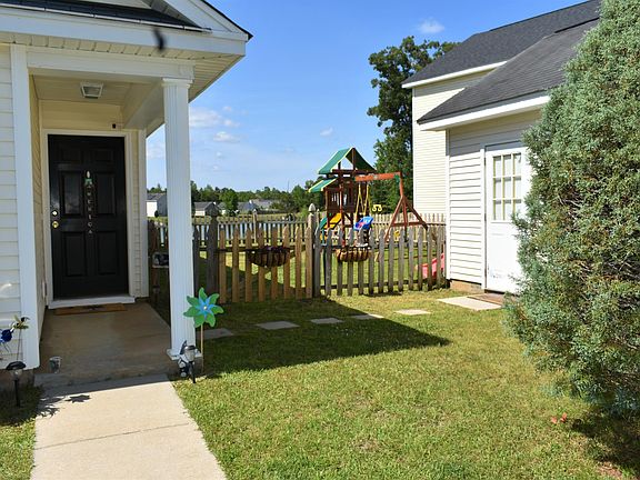 3rd image of 304 Seneca River Dr