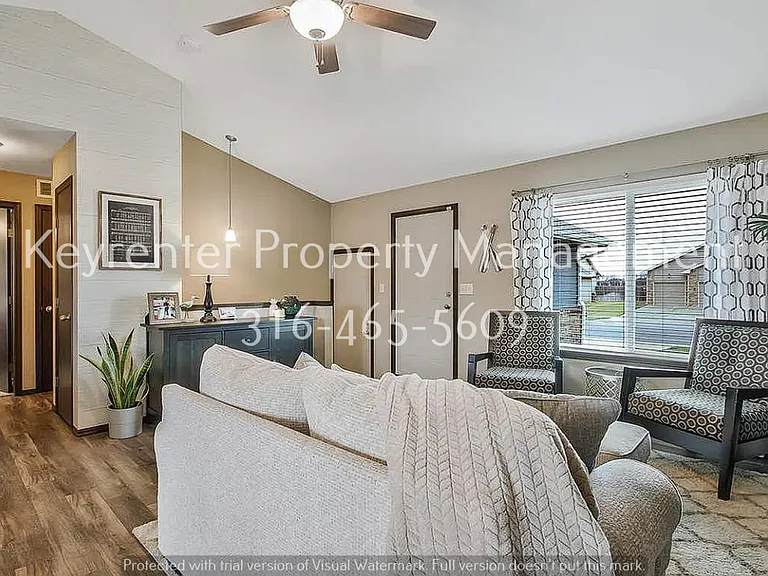 1470 N Aster St — Photo 7