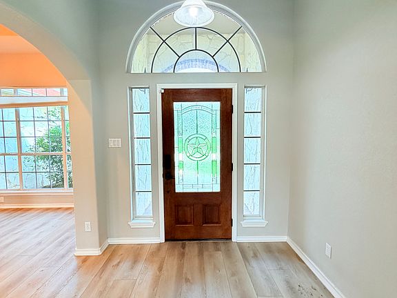 5th image of 412 Shayla Ln