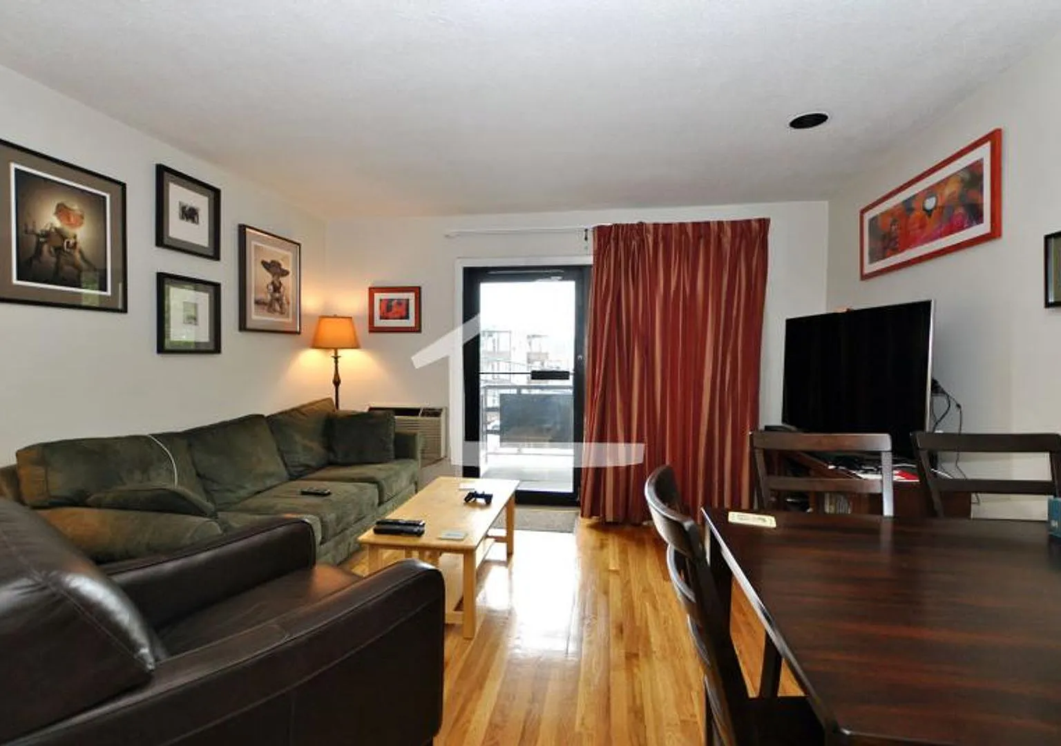 Cozy 1 bed 1 bath with private balcony available 7/1/26 — Photo 2