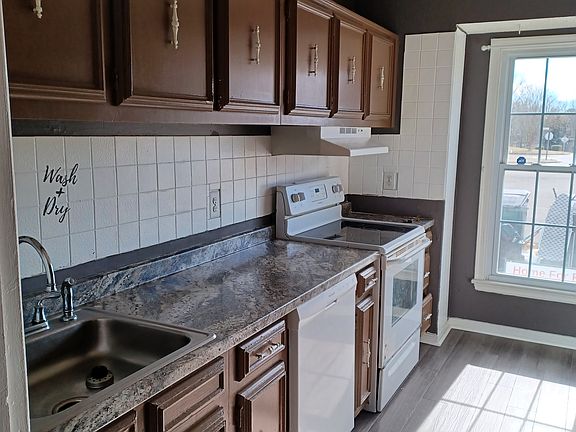 5th image of 4402 Silverfox Ln