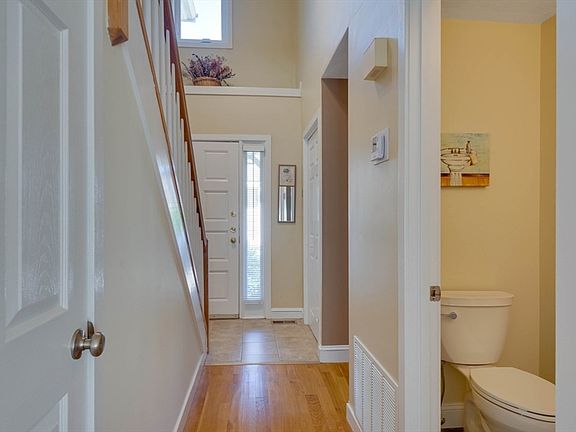 5th image of 40 Jasper Ln Unit 40