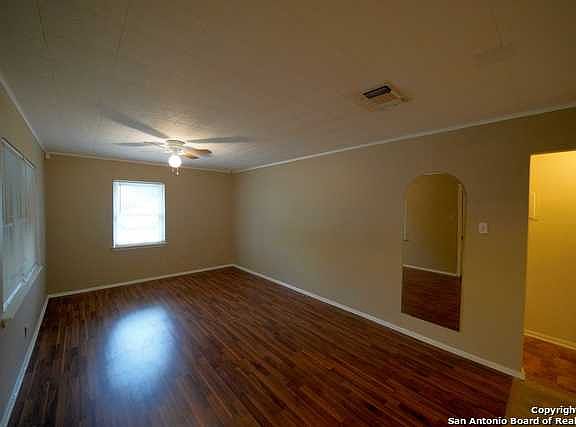 4th image of 7126 Westlyn Dr