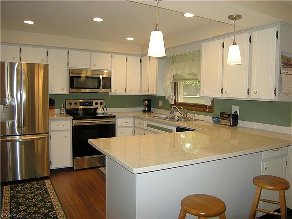 4th image of 5301 Ault Ave NE